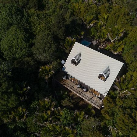 Whisper Cottage Onetangi Exterior photo