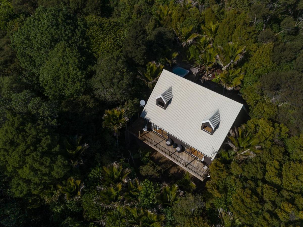 Whisper Cottage Onetangi Exterior photo